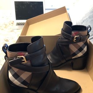 burberry house check ankle boots